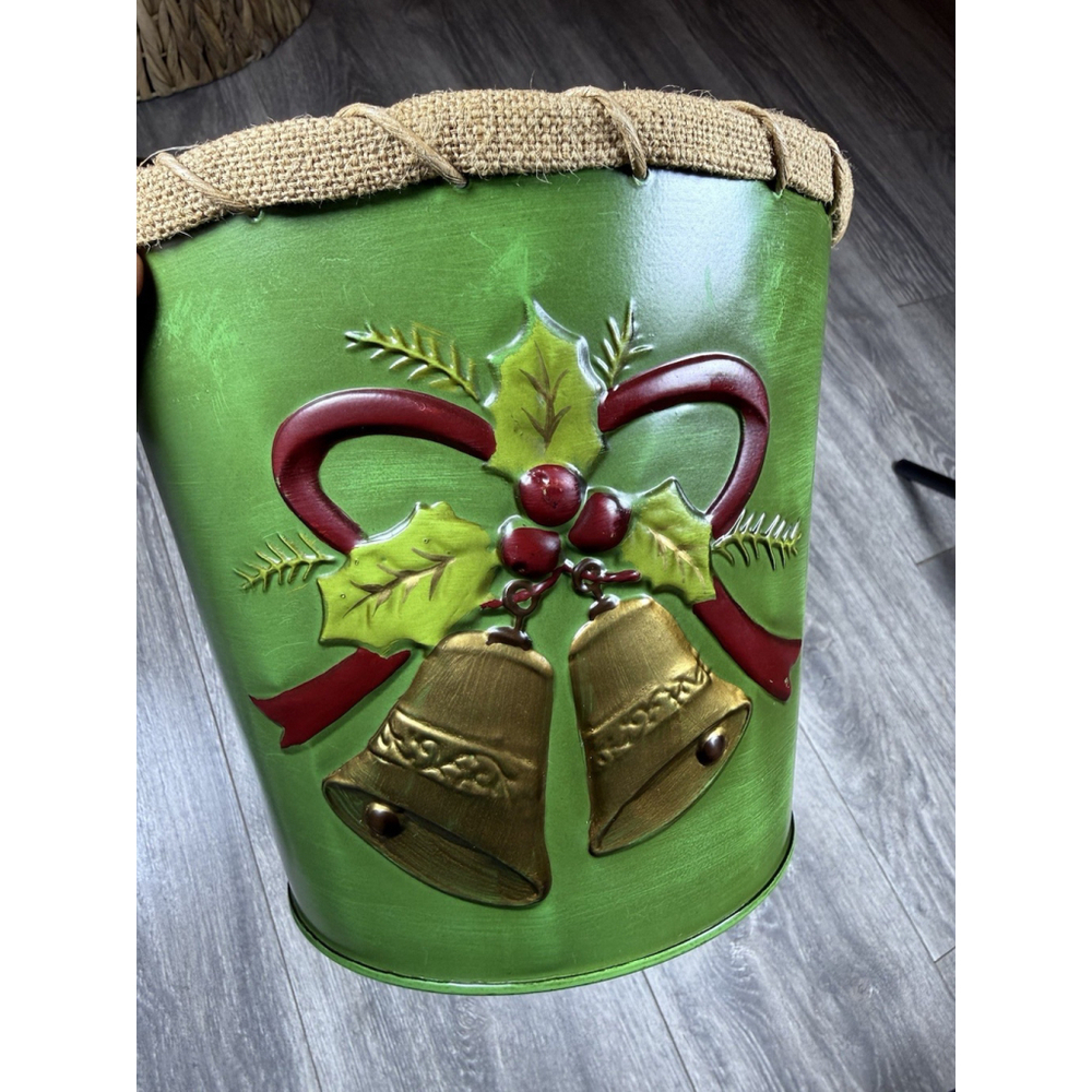 Christmas Green Metal Waste Basket Trash Can Burlap Rim Bells Holly 7 1/2” Tall